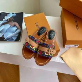 Picture of Louis Vuitton Slippers _SKULVsz35-42GDT0130398